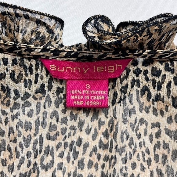 Y2k Sunny Leigh Leopard Print Sheer Ruffle Front Half Button Down V Neck Top - Picture 11 of 11